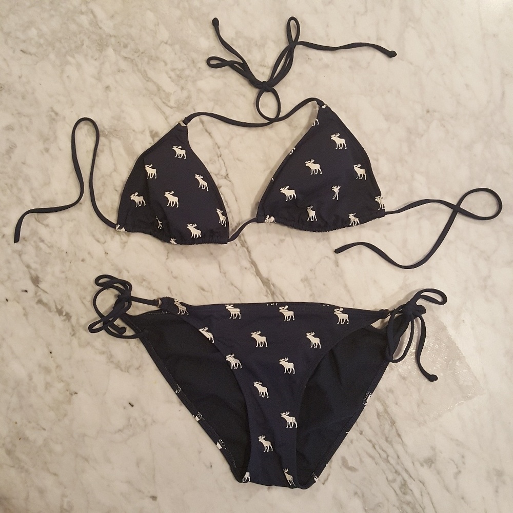 Abercrombie & Fitch String Bikini